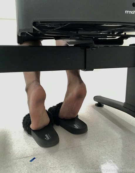 Paivaqueenfeet