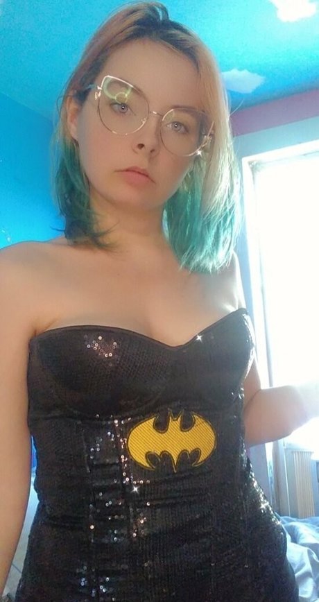 Pretty_pink_phoenyx_free