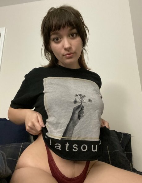 Nagie wyciekłe zdjęcie OnlyFans od Lilhoneydoeeyesfree