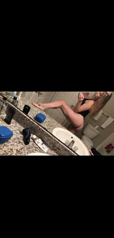 Nagie wyciekłe zdjęcie OnlyFans od Harleemarie