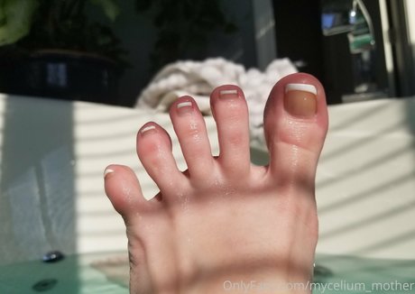 Nagie wyciekłe zdjęcie OnlyFans od Myceliummother