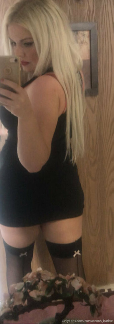 Nagie wyciekłe zdjęcie OnlyFans od Curvaceousbarbie