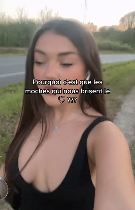Nagie wyciekłe zdjęcie OnlyFans od Emilie