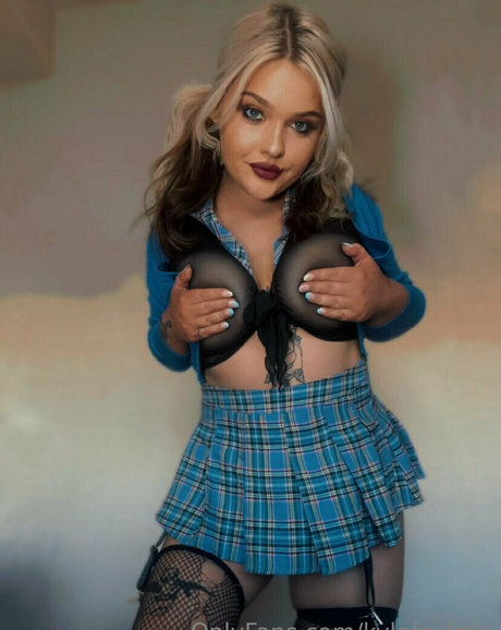 Nagie wyciekłe zdjęcie OnlyFans od Kylafoxfree