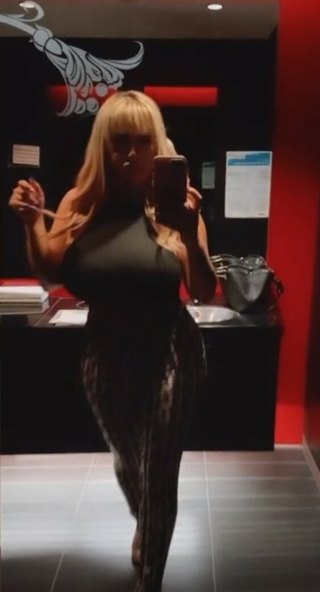 Nagie wyciekłe zdjęcie OnlyFans od Francesca Alexandra