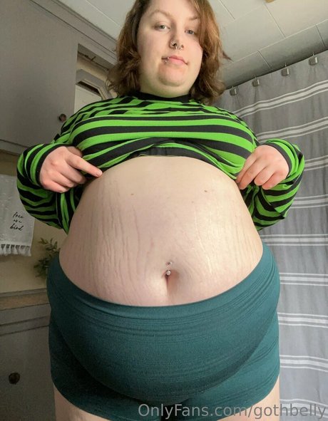 Nagie wyciekłe zdjęcie OnlyFans od Gothbelly