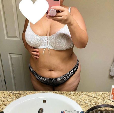 Nagie wyciekłe zdjęcie OnlyFans od Fionapiedi