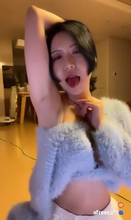 Nagie wyciekłe zdjęcie OnlyFans od Kimjeewoo529