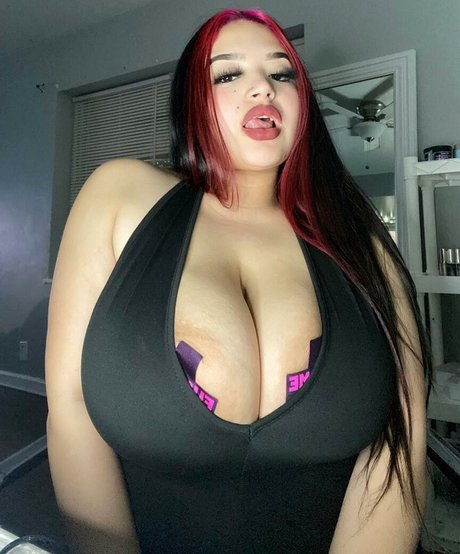 Nagie wyciekłe zdjęcie OnlyFans od Dezerai Angel