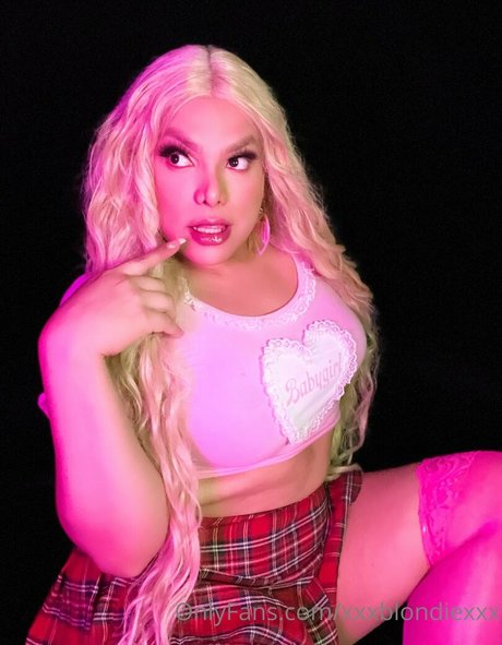 Xxxblondiexxx