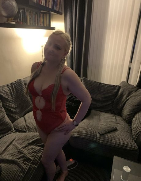 Nagie wyciekłe zdjęcie OnlyFans od Petitiepolly