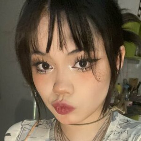 Nagie wyciekłe zdjęcie OnlyFans od Iadivinecomedie