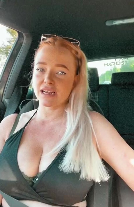 Nagie wyciekłe zdjęcie OnlyFans od Sarah Neuhaus