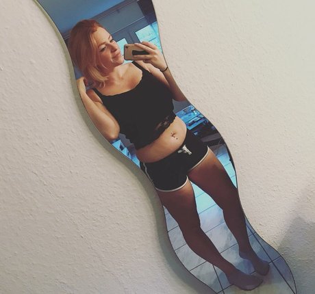 Nagie wyciekłe zdjęcie OnlyFans od Sarah Neuhaus