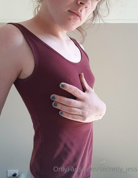 Nagie wyciekłe zdjęcie OnlyFans od Secretlyjess