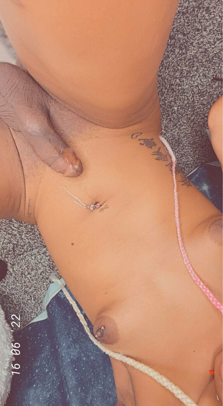 Nagie wyciekłe zdjęcie OnlyFans od Cloudy Vi