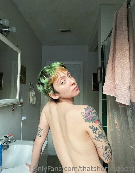 Nagie wyciekłe zdjęcie OnlyFans od Thatshortcutegirl