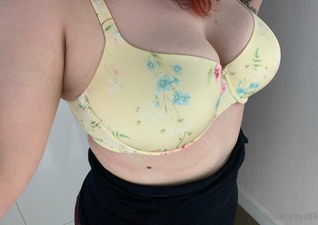 Nagie wyciekłe zdjęcie OnlyFans od Rosiegrays89