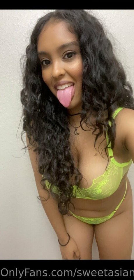 Nagie wyciekłe zdjęcie OnlyFans od Sweetasianpussy