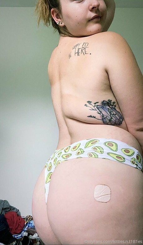 Nagie wyciekłe zdjęcie OnlyFans od Kittiesnt1tt1es