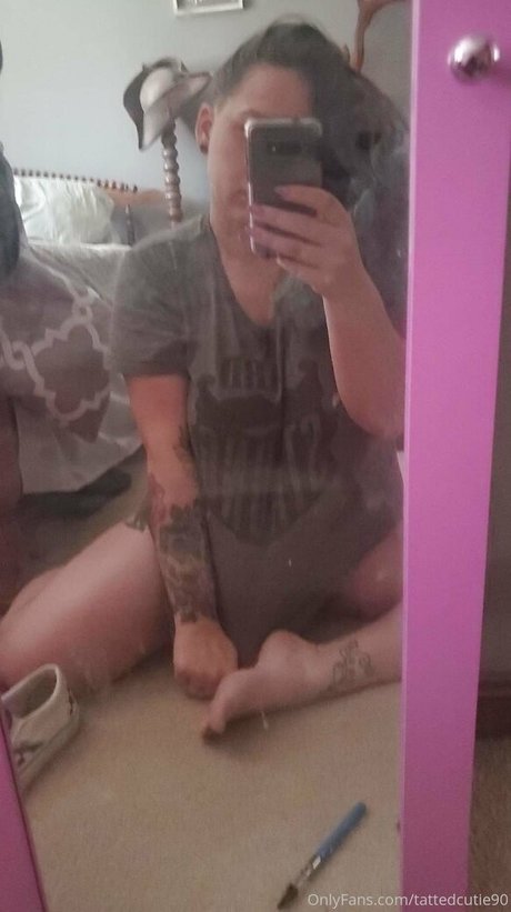 Nagie wyciekłe zdjęcie OnlyFans od Tattedcutie90