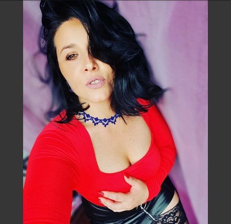 Hotsexymommy69