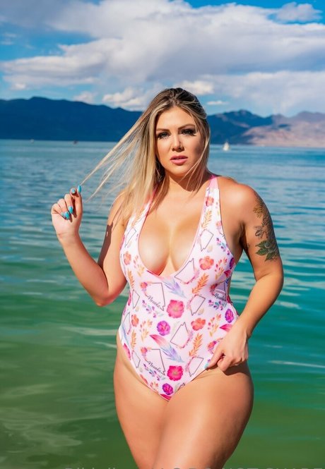 Nagie wyciekłe zdjęcie OnlyFans od Bikinibeeofficial