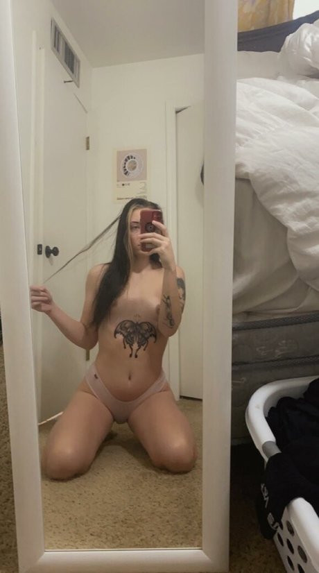 Nagie wyciekłe zdjęcie OnlyFans od Laurelhoneyyy
