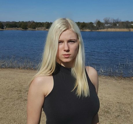 Nagie wyciekłe zdjęcie OnlyFans od Bigblockblondie