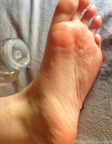 Nagie wyciekłe zdjęcie OnlyFans od Enbyangel