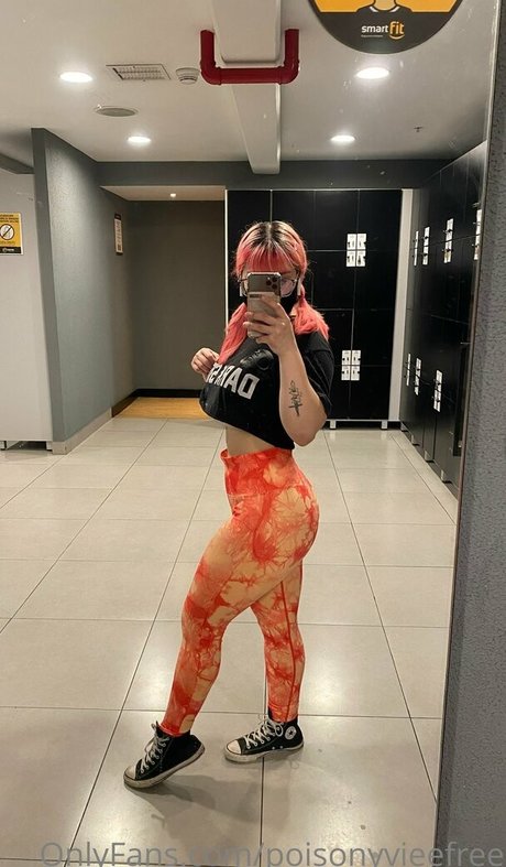 Nagie wyciekłe zdjęcie OnlyFans od Poisonyvieefree