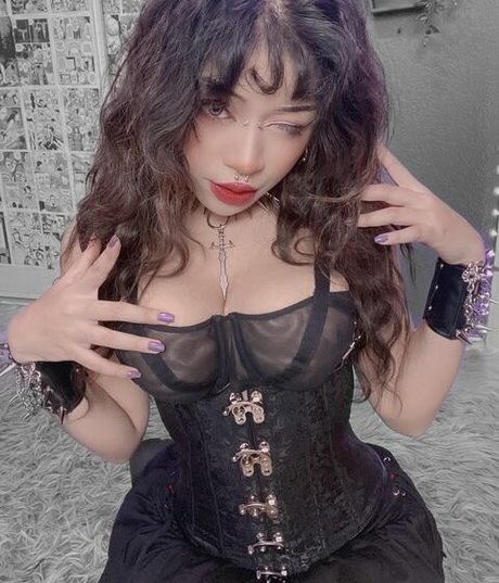 Nagie wyciekłe zdjęcie OnlyFans od Distortedeyes