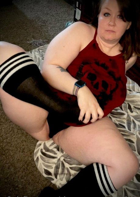 Nagie wyciekłe zdjęcie OnlyFans od Shymommynextdoor