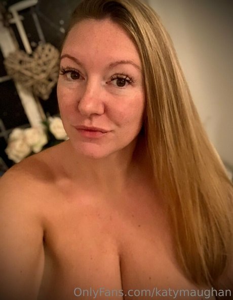 Nagie wyciekłe zdjęcie OnlyFans od Katymaughan