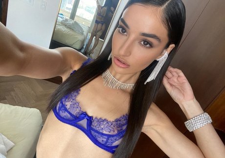 Nagie wyciekłe zdjęcie OnlyFans od Emilywillisxxx