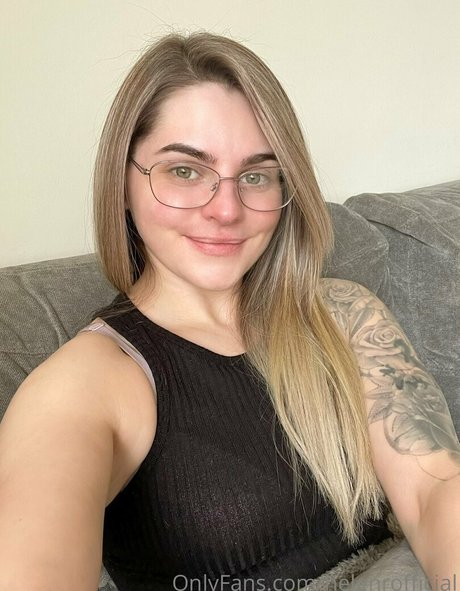 Nagie wyciekłe zdjęcie OnlyFans od Helenrofficial