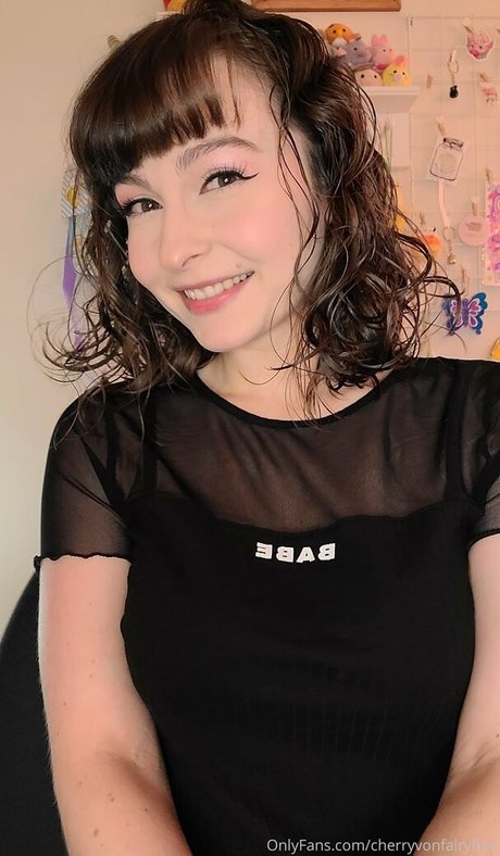 Nagie wyciekłe zdjęcie OnlyFans od Cherryvonfairyfree