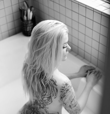 Nagie wyciekłe zdjęcie OnlyFans od Rainingembers