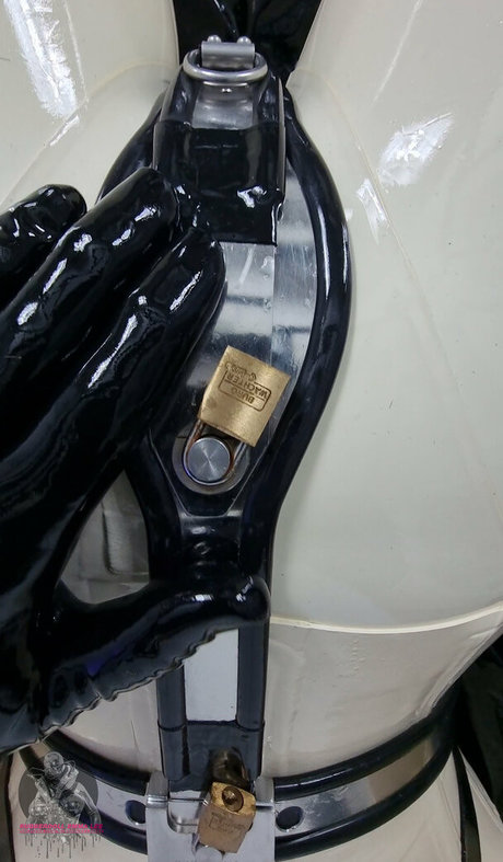 Rubberdollemma