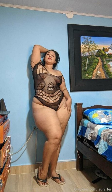 Nagie wyciekłe zdjęcie OnlyFans od Laurafer