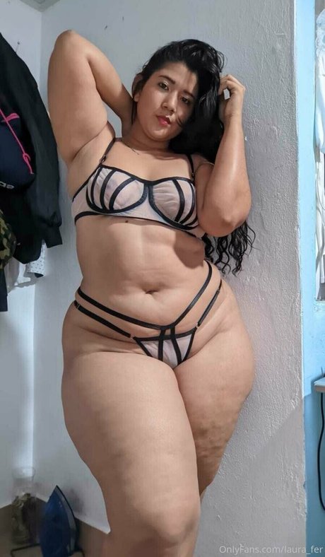 Nagie wyciekłe zdjęcie OnlyFans od Laurafer