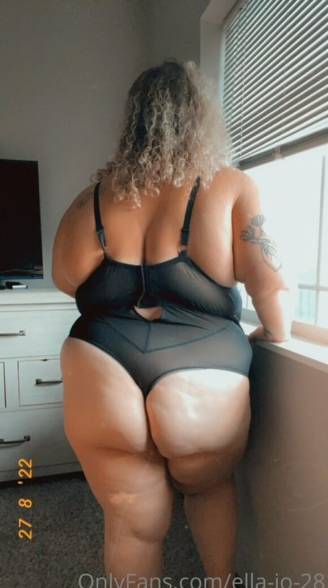 Nagie wyciekłe zdjęcie OnlyFans od Ellajo28