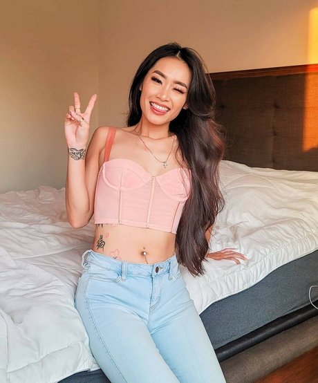 Nagie wyciekłe zdjęcie OnlyFans od Elizabeth Tran