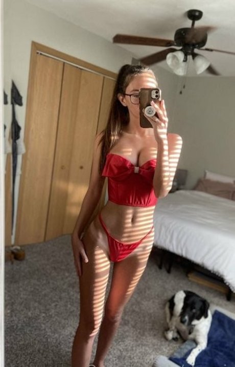 Nagie wyciekłe zdjęcie OnlyFans od Stormiskies