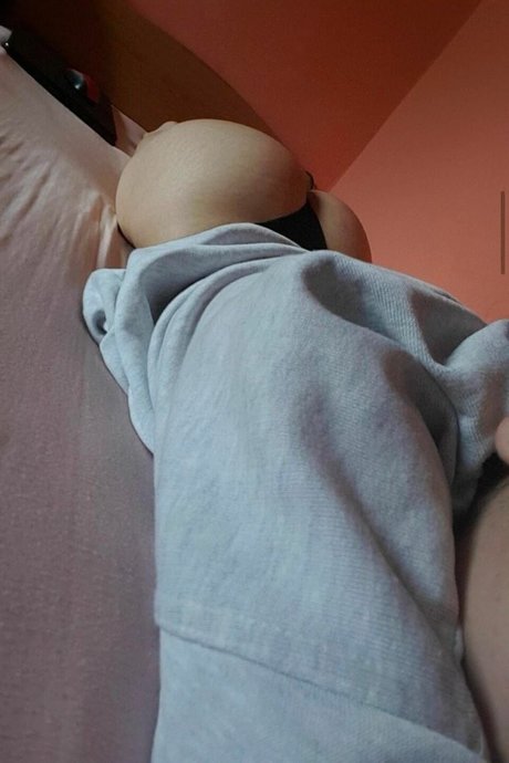 Nagie wyciekłe zdjęcie OnlyFans od Madalina Mates