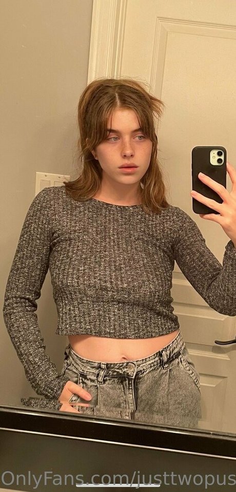 Nagie wyciekłe zdjęcie OnlyFans od Justtwopussies