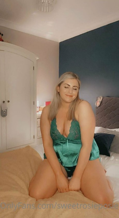 Nagie wyciekłe zdjęcie OnlyFans od Sweetrosieposie