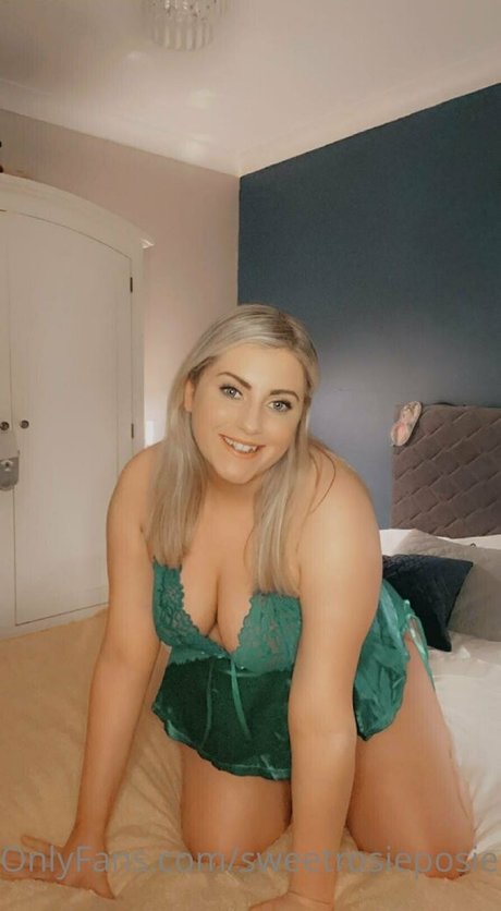 Nagie wyciekłe zdjęcie OnlyFans od Sweetrosieposie
