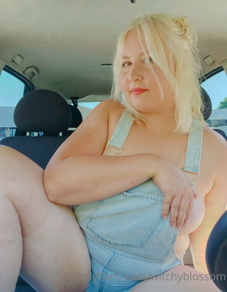Nagie wyciekłe zdjęcie OnlyFans od Witchyblossom