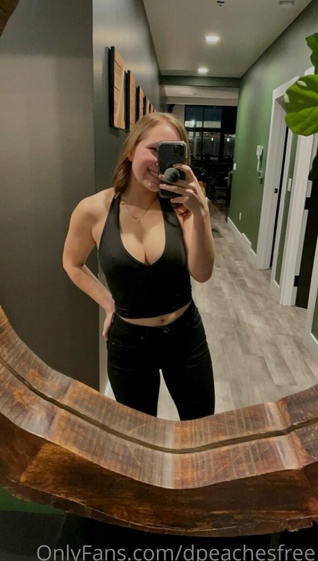 Nagie wyciekłe zdjęcie OnlyFans od Dpeachesfree